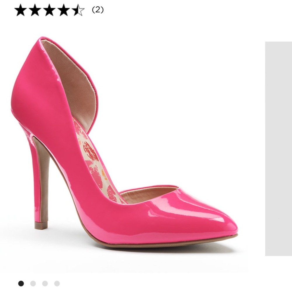 HOT pink heels💖